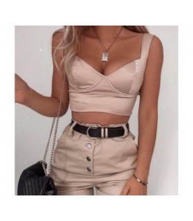 Top en color rojo con copas.Talla unica.